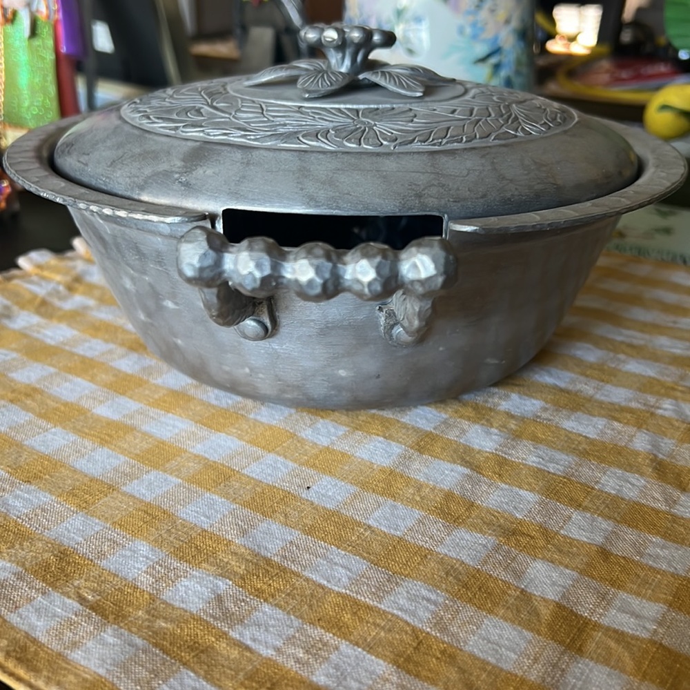 Beautiful Vintage Everlast aluminum set. So pretty to display in your kitchen.🍋 - Picture 11 of 12